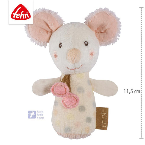 Die Mini-Rassel Maus ist eine plüschige, cremefarbene Rassel mit rosa Ohren und gepunktetem Körper, ideal für die sensorische Entwicklung, und ist 11,5 cm groß.