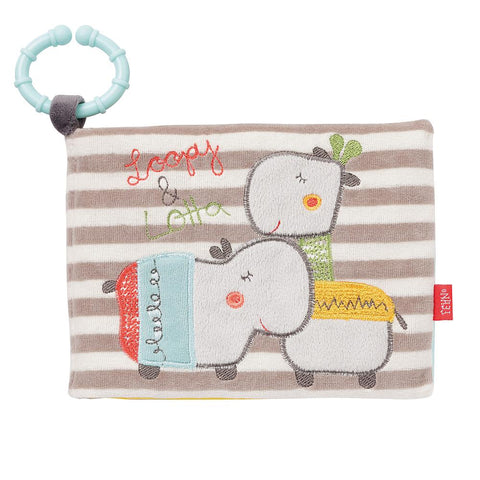Das Fotoalbum Loopy & Lotta ist ein weiches, gestreiftes Stoff-Babybuch mit einem tealfarbenen Ring, der zwei gestickte Nilpferde im Nilpferd- und Giraffen-Design und den Text "Loopy & Lotta" zeigt - ein bezauberndes Geschenk zur Geburt.