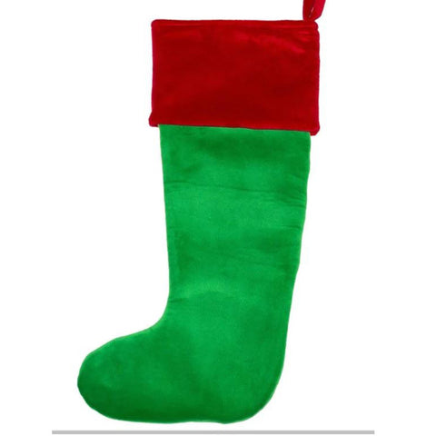Der Weihnachtsstrumpf Personalisiert - runde Zehe grün (Stickerei im Preis) hat einen grünen Körper mit einer roten Manschette, links hängend - ein idealer festlicher Elfenstiefel für Ihre Weihnachtsdekoration.