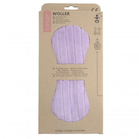 Auf einer Pappverpackung befindet sich das KipKep Wärmekissen - Pastellviolett, ein lilafarbenes Wärmekissen aus Bio-Baumwolle, mit einer Anleitung und Symbolen in der oberen rechten Ecke.