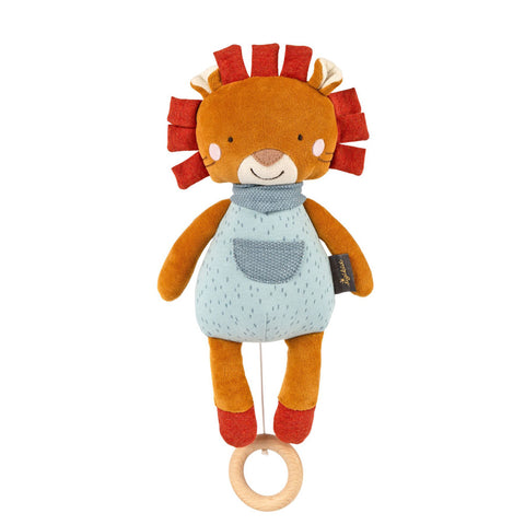 Die Baby Spieluhr Löwe ist ein Plüschtier mit roter Mähne, blauem Overall und einem Holzring zum Ziehen - der perfekte Kuschelfreund für beruhigende Melodien.