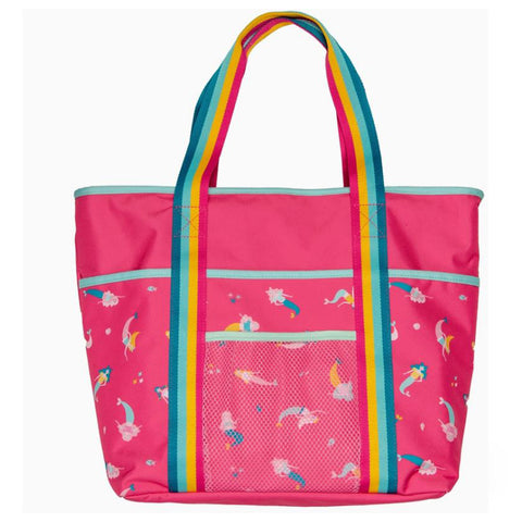 Die Große Strandtasche - Meerjungfrau ist personalisierbar, pink bedruckt mit blauer Kante, Regenbogengriffen, Meerjungfrau-Muster sowie Außenfächern aus Mesh und Stoff.
