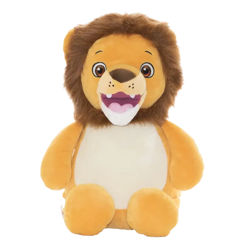 Numbutu, der Löwe ist ein Plüschtier mit brauner Mähne, beigem Gesicht und Körper sowie weißem Bauch. Er sitzt aufrecht mit fröhlichem Ausdruck - das perfekte Geburtstagsgeschenk für jedes Kind.