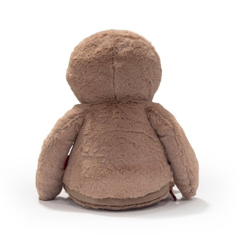 Ein braunes, plüschiges Stofftier - Clingy, das Faultier - wird von hinten gezeigt, aufrecht sitzend auf weißem Hintergrund. Sein runder Kopf und seine Arme machen es zu einem einzigartigen Geschenk oder einem idealen personalisierten Plüschtier.