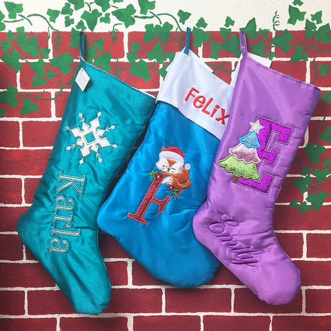 Weihnachtsstrumpf (schlicht) Personalisiert - lila (Stickerei im Preis inklus)