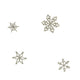 Vier silberne Schneeflocken-Ornamente auf weißem Hintergrund - ideal, um den Weihnachtsstrumpf Personalisiert - eisblau (Stickerei im Preis inklus) zu akzentuieren oder die Dekoration mit applizierten Buchstaben aufzuwerten.